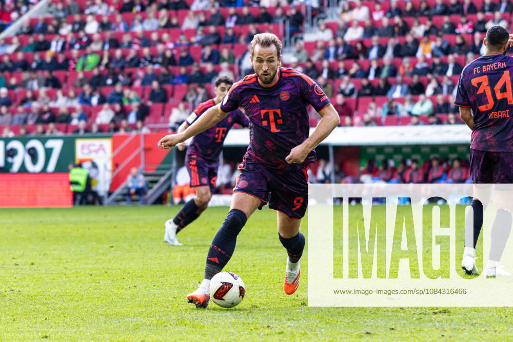 Germany: FC Augsburg vs. FC Bayern Munich, Bundesliga 1, Matchday 5, 2026–27 Season, WWK Arena, Augsburg; Harry Kane, FC Bayern Munich, 9 on the ball, Augsburg, WWK Arena, Bayern, Germany