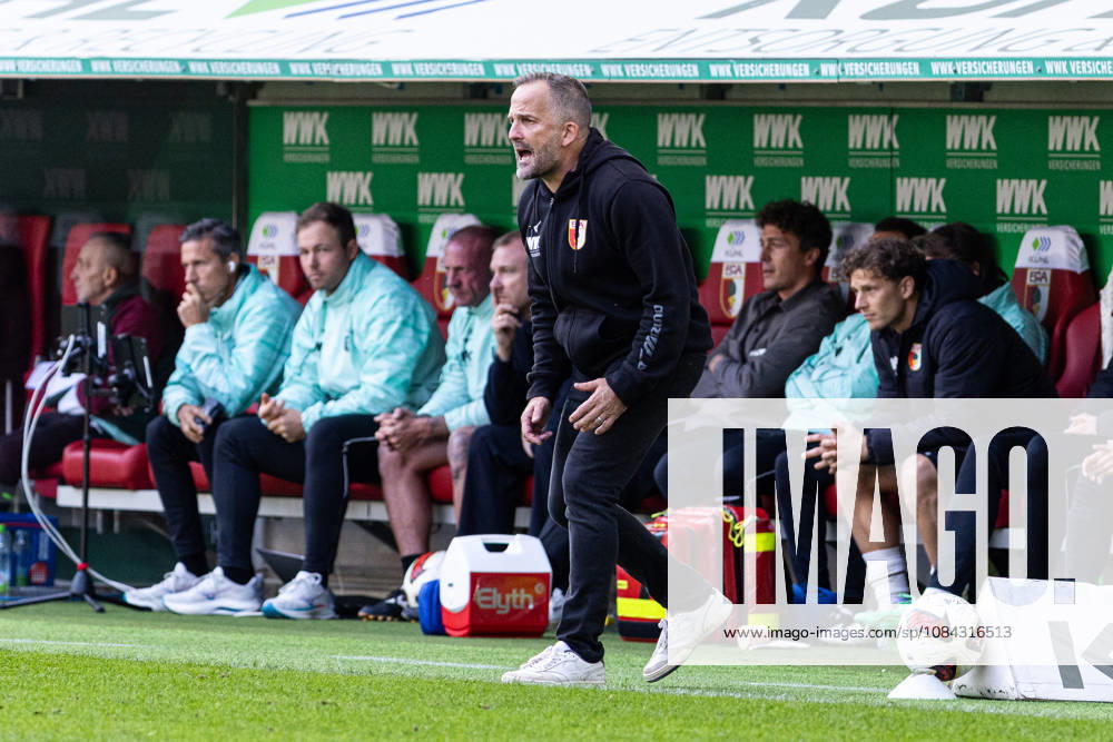 Germany: FC Augsburg vs. FC Bayern Munich, Bundesliga 1, Matchday 5, 2026–27 Season, WWK Arena Augsburg; Manuel Baum, Head Coach, FC Augsburg; Emotions; Augsburg; WWK Arena; Bayern; Germany