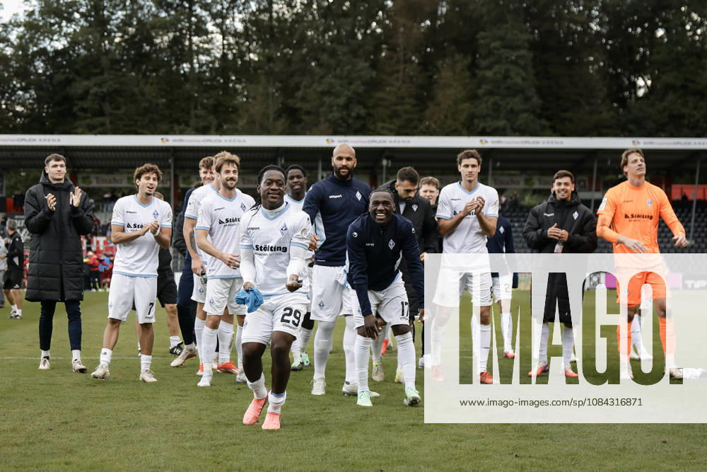 Soccer 3rd Division, SG Sonnenhof Grossaspach vs. SV Waldhof Mannheim – Celebrating with the fans after the game, Nolan Muteba of SV Waldhof Mannheim, No. 29 takes center stage during the celebration