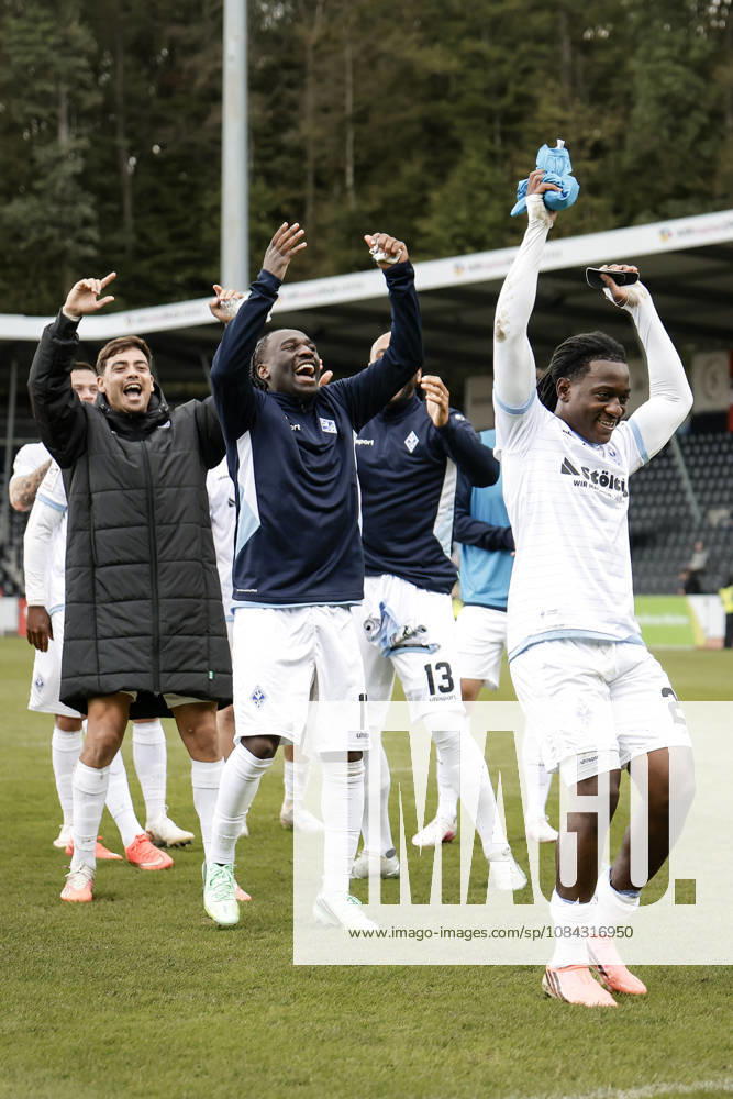 Soccer 3rd Division, SG Sonnenhof Grossaspach vs. SV Waldhof Mannheim – Celebrating with the fans after the game, Nolan Muteba of SV Waldhof Mannheim, No. 29, takes center stage during the celebration