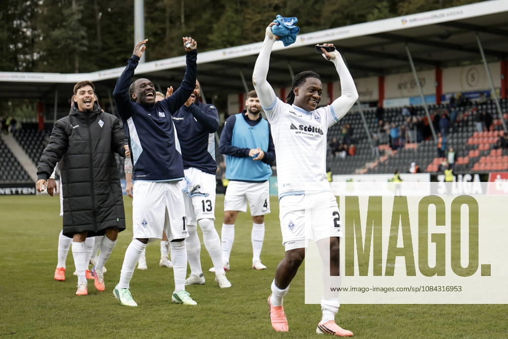 Soccer 3rd Division, SG Sonnenhof Grossaspach vs. SV Waldhof Mannheim – Celebrating with the fans after the game, Nolan Muteba of SV Waldhof Mannheim, No. 29, takes center stage during the celebration
