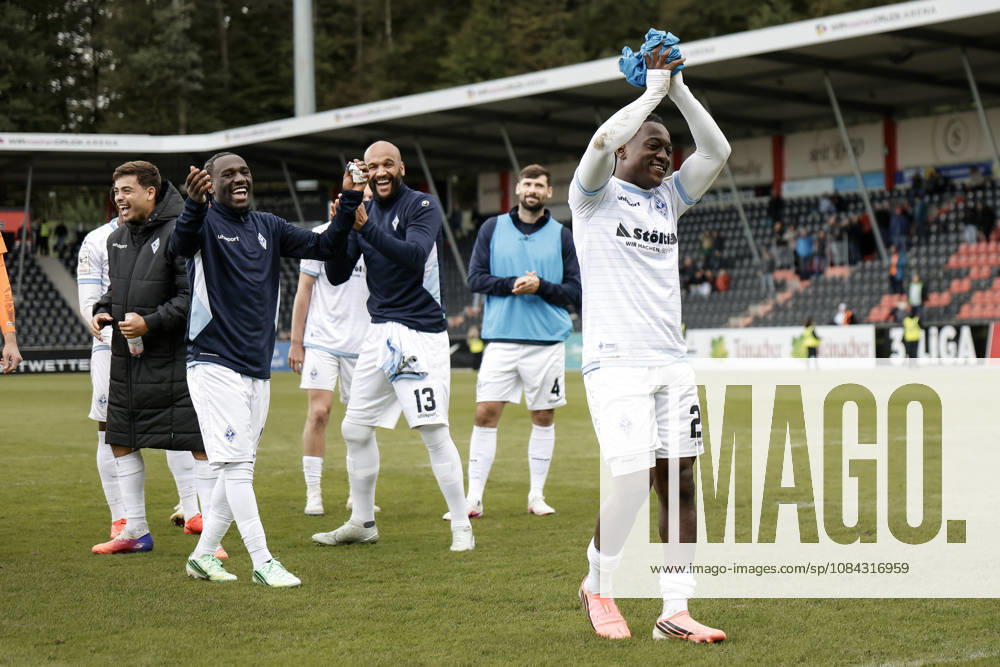 Soccer 3rd Division, SG Sonnenhof Grossaspach vs. SV Waldhof Mannheim – Celebrating with the fans after the game, Nolan Muteba of SV Waldhof Mannheim, No. 29, takes center stage during the celebration