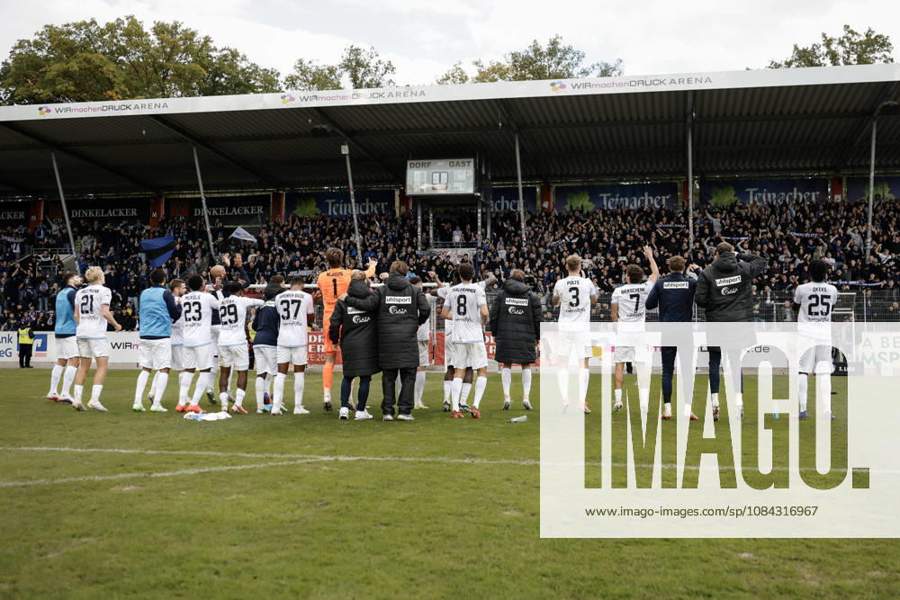 Soccer 3rd Division, SG Sonnenhof Grossaspach vs. SV Waldhof Mannheim – Celebrating with the fans after the game