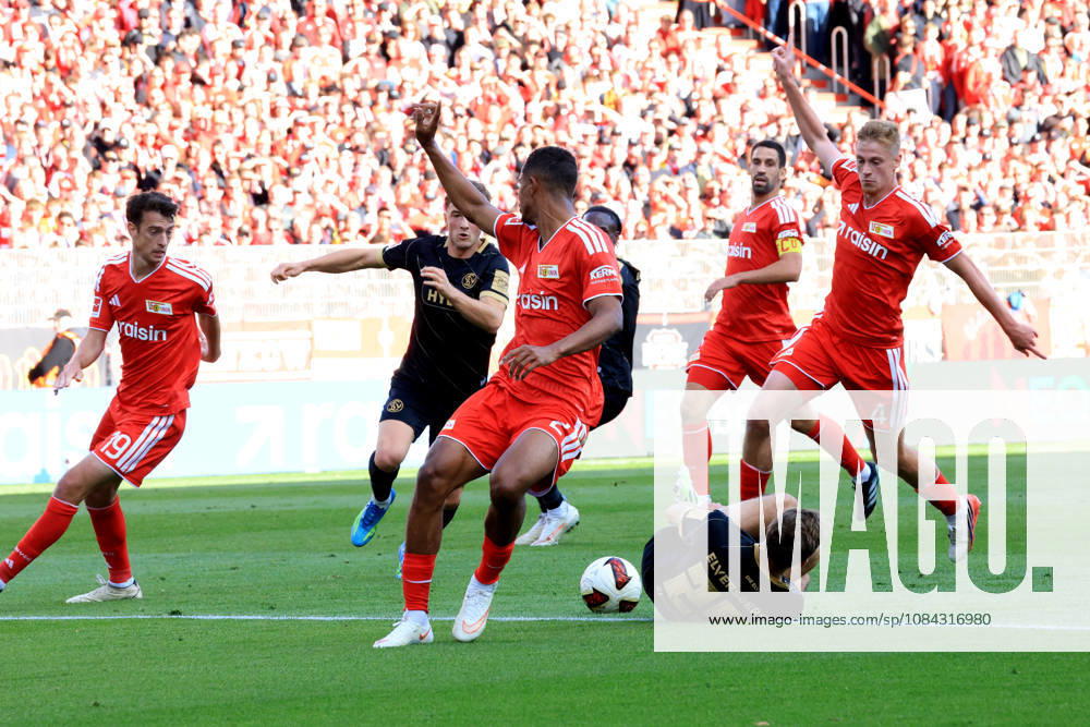 GER, Soccer, Bundesliga 1, 2026–2027, Alte Foersterei, 1. FC Union vs. SV Elversberg, Matchday 5 Janik Haberer 1. FC Union Berlin 19, Ohis Felix Uduokhai 1. FC Union Berlin 2, Zeno Van Den Bosch 1. FC Union Berlin 4, Tom Zimmerschied, Elversberg 29, 1st League. DFB and DFL regulations prohibit any use of photographs as image sequences and or quasi-video. nordphoto GmbH, Engler, Berlin, Alte Foersterei Stadium, Berlin, Germany