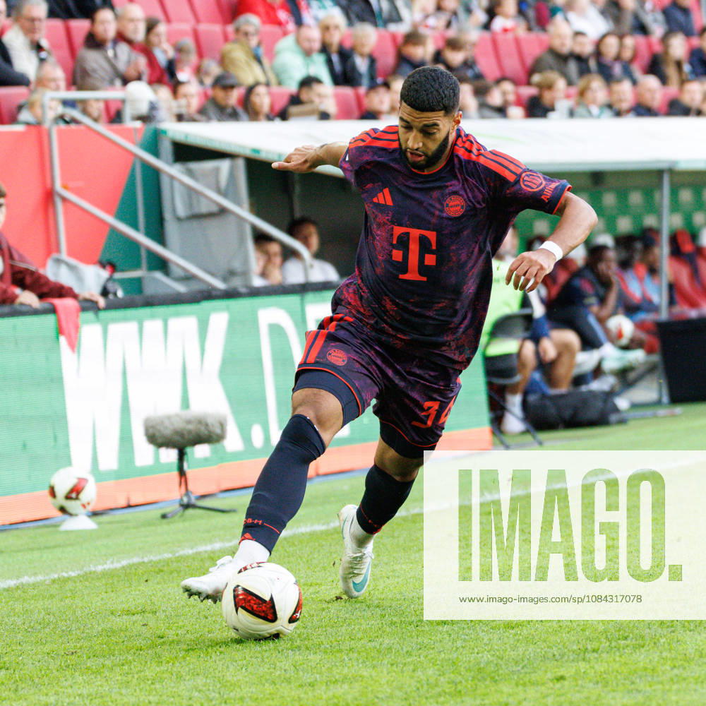 Ismael Saibari, 34, FC Bayern Munich, during the match between FC Augsburg and FC Bayern Munich, soccer, men s, Bundesliga, 2026–2027, Matchday 5 on October 10, 2026, in Augsburg, WWK ARENA. DFL and DFB regulations prohibit any use of photographs as image sequences and or quasi-video. Bayern, Germany