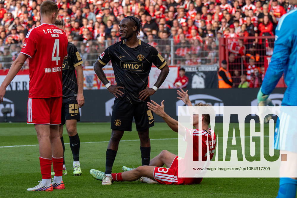 German Soccer 1st Bundesliga, Matchday 5, 2026–2027, 1. FC Union Berlin vs. SV Elversberg on October 10, 2026, at the Stadion An der Alten Försterei in Berlin; Noel Futkeu (SV Elversberg), 9, after a scuffle with Andras Schäfer (1. FC Union Berlin), 13; facial expression, facial gestures