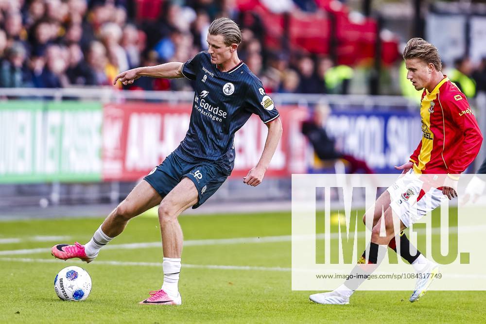 , Stadium De Adelaarshorst , season 2026 2027 , Dutch Eredivisie football . match between Go Ahead Eagles and Sparta Rotterdam, Picture shows Sparta player Milan Zonneveld , Eagles player Giovanni van Zwam Go Ahead Eagles - Sparta x208108496x