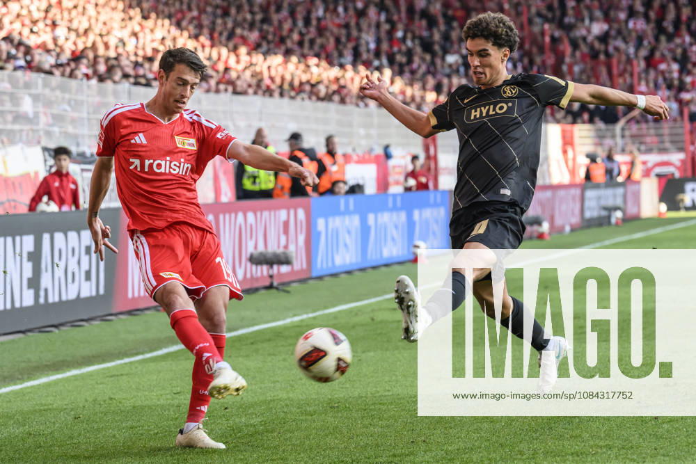 In the photo, from left: Janik Haberer (Union Berlin), 19; Noah Darvich (SV Elversberg), 10; tackle, action, battle, fighting for the ball, GER, Berlin, soccer, 1. FC Union Berlin vs. SV Elversberg, at the Alte Försterei, October 10, 2026, DFB and DFL regulations prohibit any use of photographs as image sequences and or quasi-video,