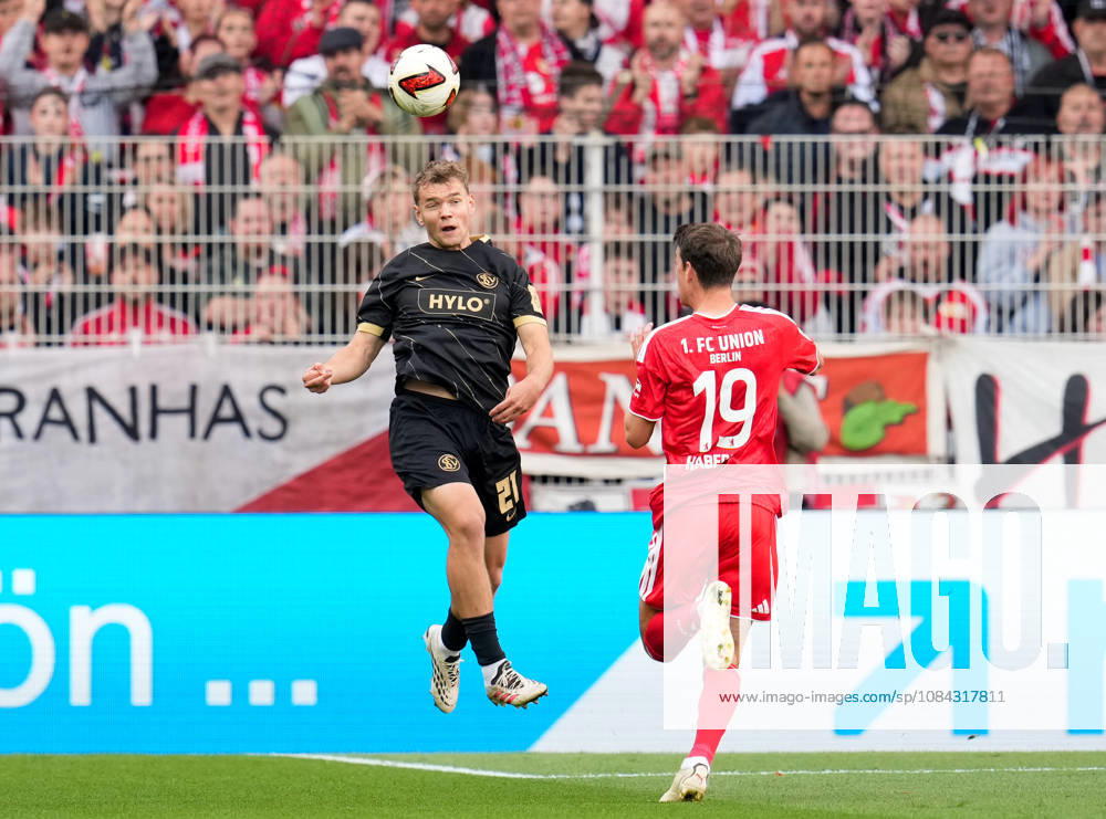 Lasse Guenther (SV Elversberg), 21, heads the ball (GER), 1 FC Union Berlin vs. SV Elversberg, Bundesliga 1, Matchday 5, 2026–27 season, Stadion An der Alten Foersterei, Berlin, October 10, 2026 DFL regulations prohibit any use of photographs as image sequences and or quasi-video 1. FC Union Berlin vs. SV Elversberg, 1st Bundesliga, Matchday 5, 2026–27 season, October 10, 2026, Berlin