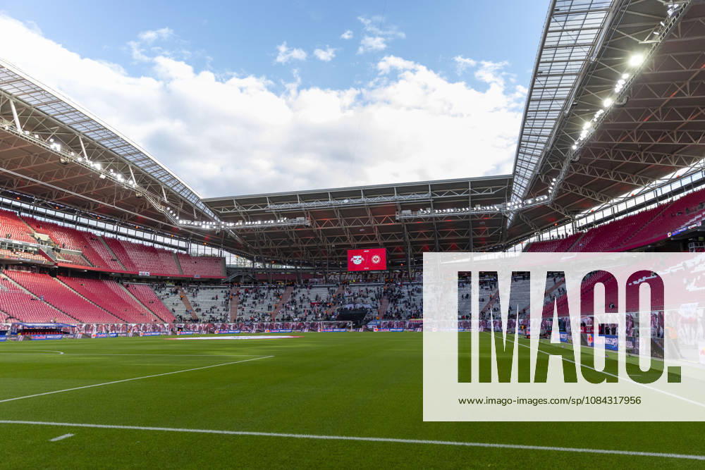 GER, Leipzig, Fussball, Bundesliga, 5. Spieltag, RB Leipzig vs. Eintracht Frankfurt im Bild v.l.: leere Red Bull Arena, bereit fuer das Topspiel , Fans kommen langsam in das Stadion 10.10.2026, Red-Bull Arena Leipzig DFL DFB REGULATIONS PROHIBIT ANY USE OF PHOTOGRAPHS AS IMAGE SEQUENCES AND OR QUASI-VIDEO, Leipzig Red-Bull Arena Sachsen Germany