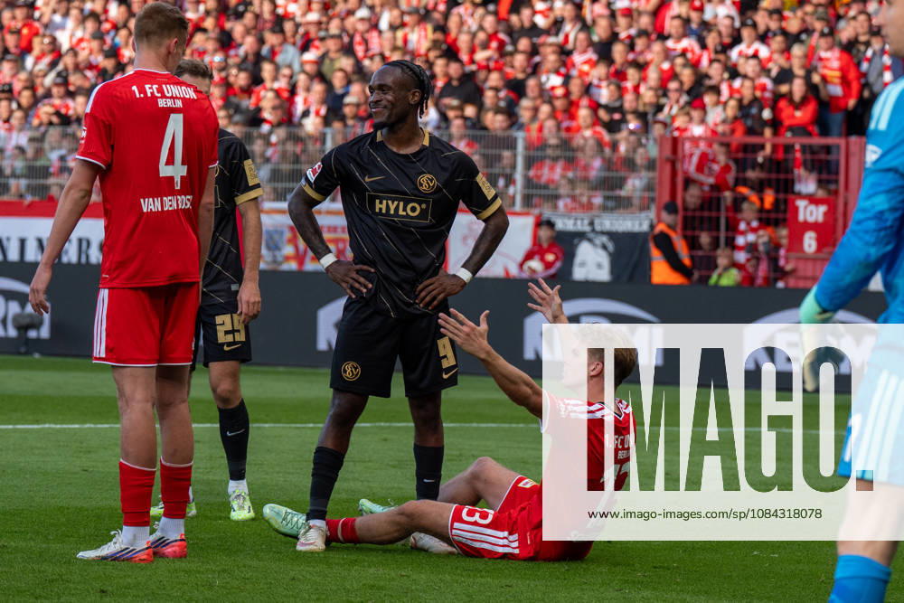German Soccer 1st Bundesliga, Matchday 5, 2026–2027, 1. FC Union Berlin vs. SV Elversberg on October 10, 2026, at the Stadion An der Alten Försterei in Berlin; Noel Futkeu (SV Elversberg), 9, after a scuffle with Andras Schäfer (1. FC Union Berlin), 13; facial expression, facial gestures
