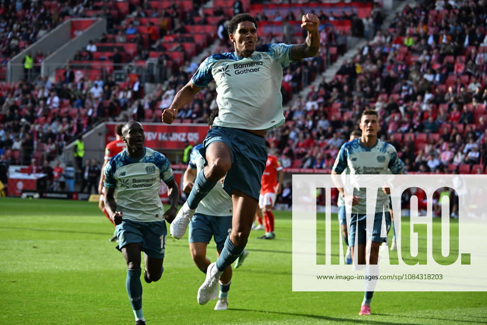 Soccer 1 Bundesliga, FSV Mainz 05 vs. Bayer 04 Leverkusen: Goal celebration after Jarell Quansah’s goal for Bayer 04 Leverkusen. DFL and DFB regulations prohibit any use of photographs as image sequences and or quasi- VIDEO Mainz