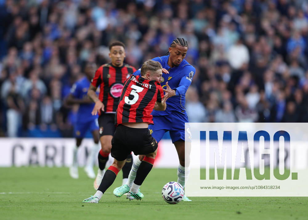 10th October 2026; Stamford Bridge, London, England; Premier League Football, Chelsea versus Bournemouth; Joao Pedro of Chelsea challenged by Adrien Truffert of AFC Bournemouth JohnxPatrickxFletcher