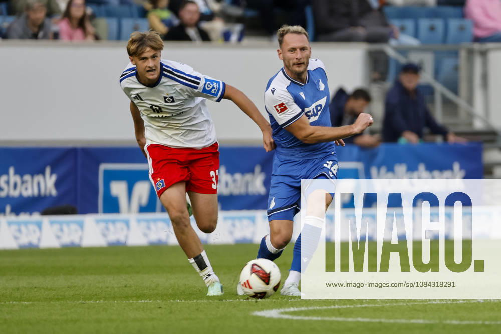 David Möller Wolfe of Hamburger SV, 03, and Vladimir Coufal of TSG Hoffenheim, 34, in a footrace, Germany, soccer, Bundesliga 1, Matchday 5, 2026–2027, TSG Hoffenheim vs. Hamburger SV, October 10, 2026, Sinsheim SNP Arena, Germany