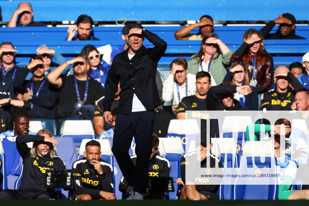 Premier League: Chelsea v AFC Bournemouth LONDON, UK - 10th Oct 2026: Chelsea Manager Xabi Alonso reacts during the Premier League match between Chelsea FC and AFC Bournemouth at Stamford Bridge London Stamford Bridge England United Kingdom