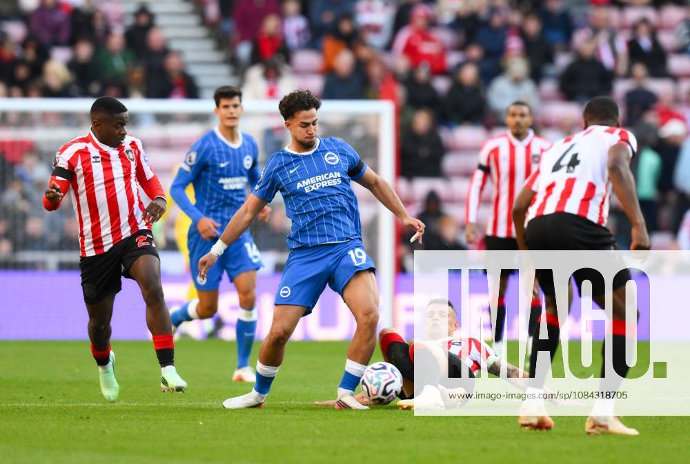 Charalampos Kostoulas of Brighton & Hove Albion (centre) Sunderland v Brighton & Hove Albion, Premier League, Football, Stadium of Light, Sunderland, UK - 10 Oct 2026Sunderland Stadium of Light United Kingdom