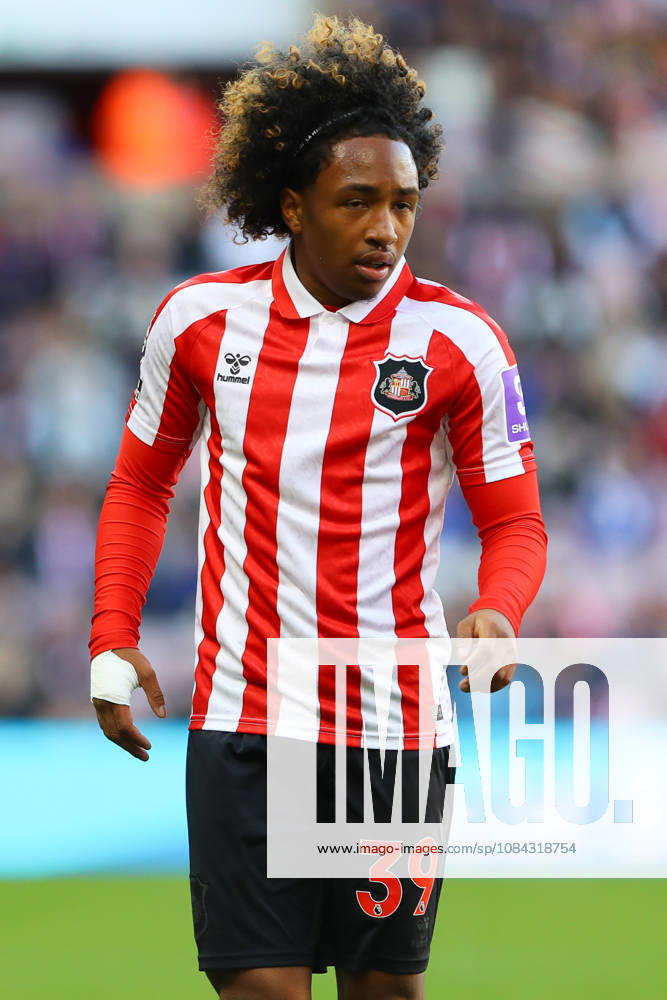 SUNDERLAND, ENGLAND, OCTOBER 10: Malick Fofana of Sunderland AFC during a Premier League 2026-27 match between Sunderland AFC and Brighton & Hove Albion at the Stadium of Light on October 10, 2026 in Sunderland, England. (Photo by Zach Forster Sports Press Photo)