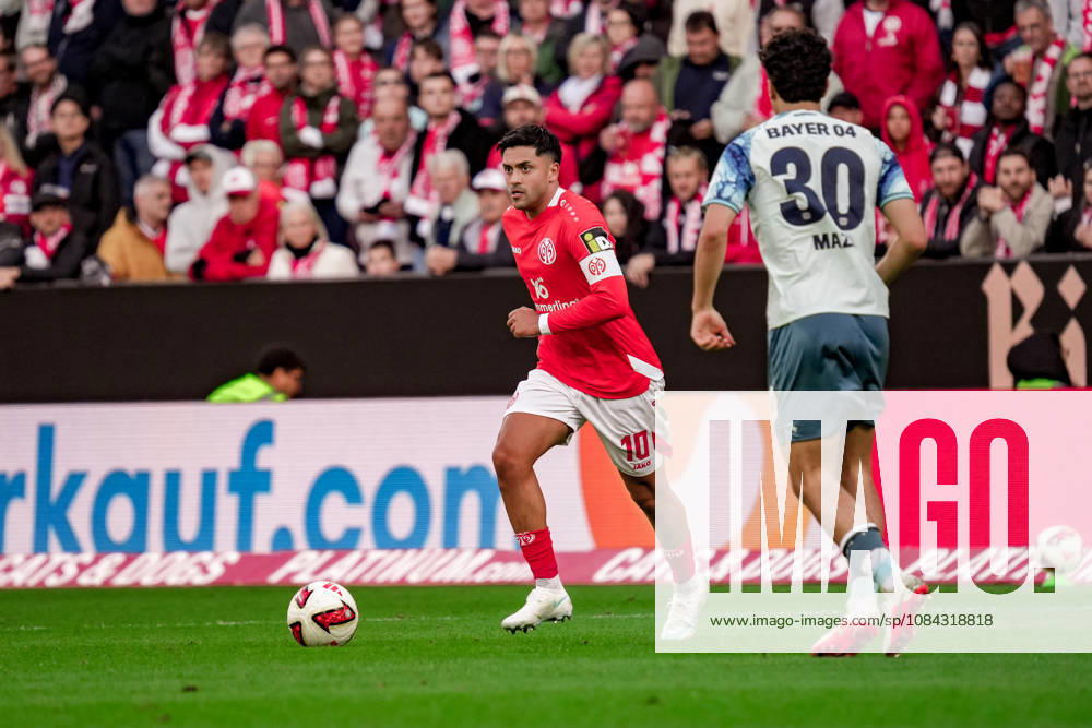 Germany Soccer Season 2026–2027, 1. Bundesliga, Matchday 5, 1 FSV Mainz 05 vs. Bayer 04 Leverkusen, MEWA Arena, Mainz, Nadiem Amiri, 1 FSV Mainz 05, 10 on the ball, in possession, Mainz, MEWA Arena, Germany