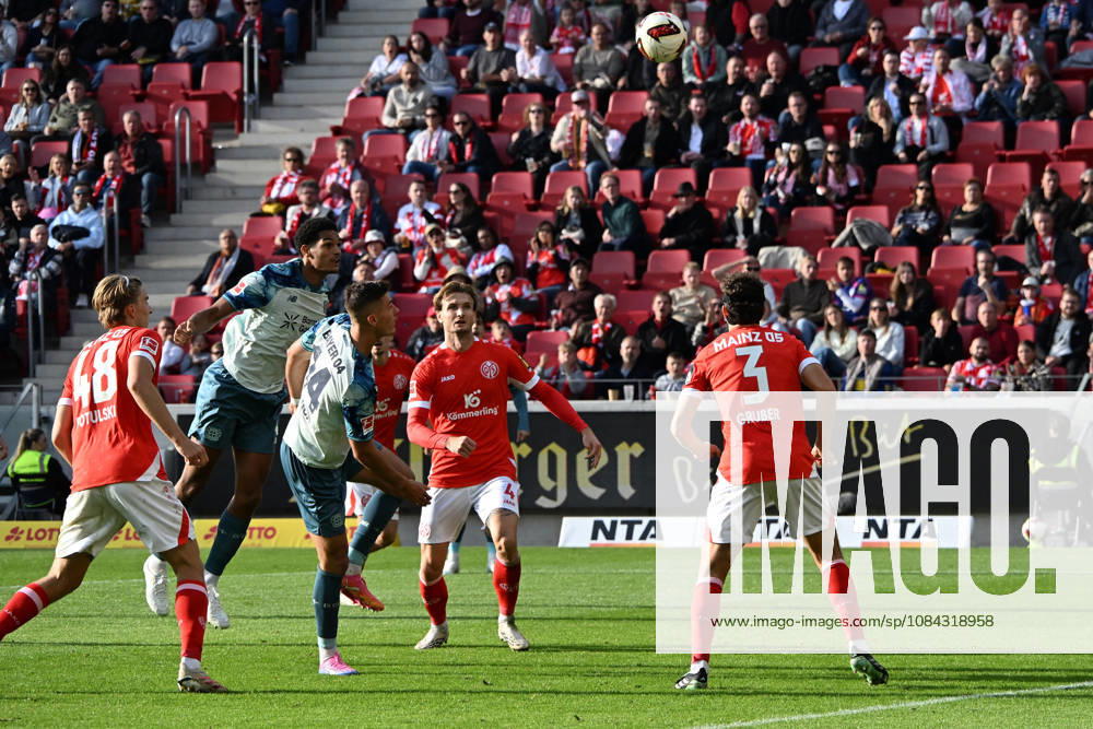 Soccer 1st Bundesliga, FSV Mainz 05 vs. Bayer 04 Leverkusen, Jarell Quansah (Bayer 04 Leverkusen) scores the goal, goal, scores the goal 2 3 Mainz