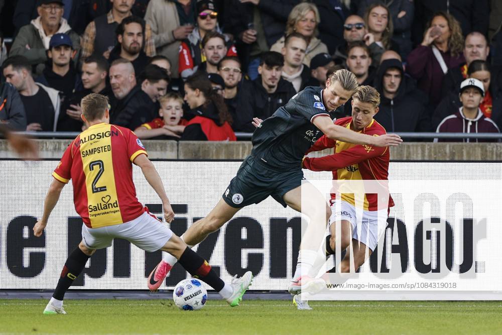 DEVENTER - Alfons Sampsted of Go Ahead Eagles, Milan Zonneveld of Sparta Rotterdam, Giovanni van Zwam of Go Ahead Eagles (lr) during the Dutch Eredivisie match between Go Ahead Eagles and Sparta Rotterdam at De Adelaarshorst on 10 October 2026 in Deventer, the Netherlands. BART STOUTJESDIJK ANP Eredivisie 2026 27 ANPxSportx IVx 572026740 originalFilename: 572026740