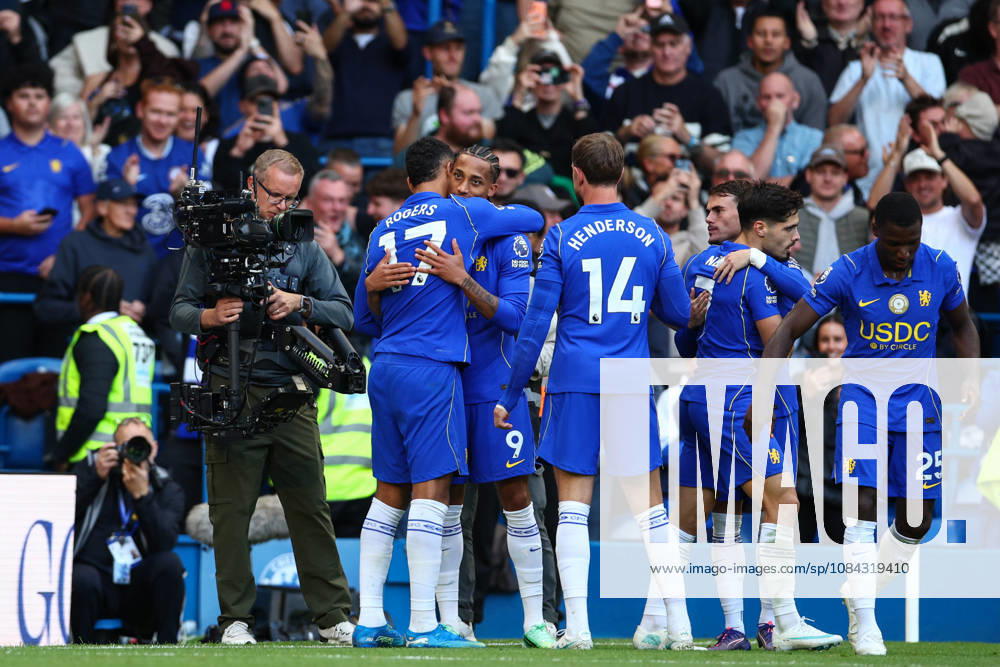 Premier League: Chelsea v AFC Bournemouth LONDON, UK - 10th Oct 2026: Joao Pedro of Chelsea celebrates scoring his side s third goal with team mates during the Premier League match between Chelsea FC and AFC Bournemouth at Stamford Bridge London Stamford Bridge England United Kingdom