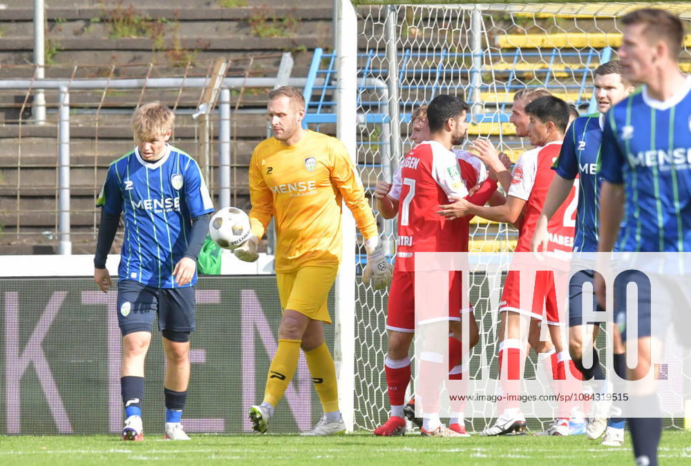 GER, Soccer, Regionalliga West, 2026–2027 Season, Matchday 12, Ohlendorf Stadium in Heidewald, Gütersloh FC vs. Gütersloh SF Siegen 0–5: Erik Lanfer and Jarno Peters (both of FC Gütersloh), pictured from the left, look disappointed after the 0–1 loss; action shot, single frame, horizontal composition, facial expressions, gestures, disappointed, disappointment