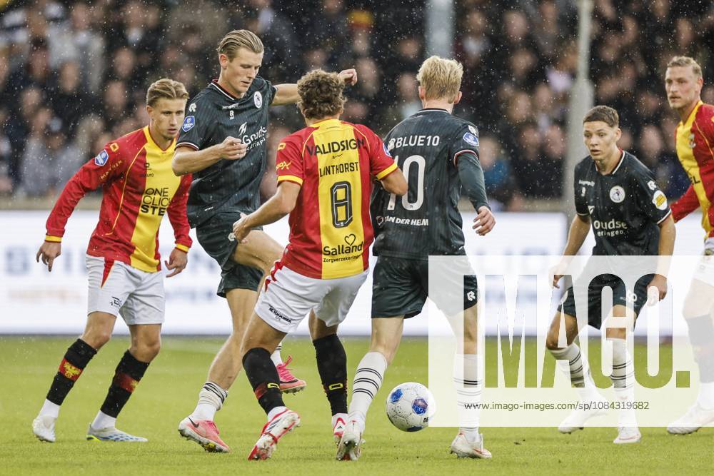 DEVENTER - Giovanni van Zwam of Go Ahead Eagles, Milan Zonneveld of Sparta Rotterdam, Evert Linthorst of Go Ahead Eagles, Cedric Hatenboer of Sparta Rotterdam (lr) during the Dutch Eredivisie match between Go Ahead Eagles and Sparta Rotterdam at De Adelaarshorst on October 10, 2026 in Deventer, the Netherlands. BART STOUTJESDIJK ANP Eredivisie 2026 27 ANPxSportx IVx 572027833 originalFilename: 572027833