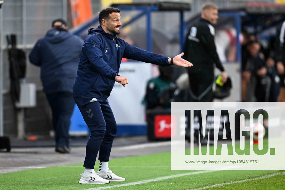 Paderborn, Home Deluxe Arena, October 10, 2026, GER, Men s, 1st Bundesliga, 2026–2027 Season, SC Paderborn 07 vs. VfB Stuttgart Photo: Coach Ralf KETTEMANN, Paderborn. DFL regulations prohibit any use of photographs as image sequences and or quasi-video. North Rhine-Westphalia, Germany