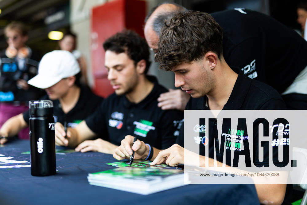 AUTO - ELMS - 4 HOURS OF PORTIMAO 2026 29 ROUSSET Louis (fra), GRAY Oliver (gbr), MASSON Esteban (fra), Forestier Racing by Panis, Oreca 07 - Gibson, LMP2, autograph session, session autographe during the 4 Hours of Portimao 2026, 6th round of the 2026 European Le Mans Series on the Autodromo Internacional do Algarve from October 8 to 10, 2026 in Portimao, Portugal -