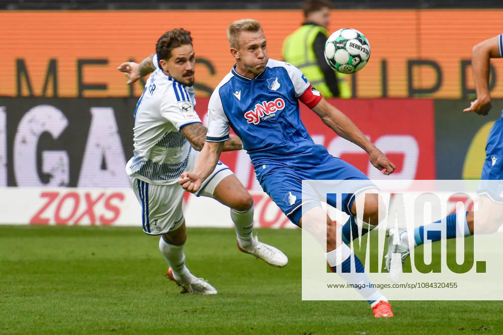 V li battling for the ball Lex Tyger Lobinger Duisburg 9 Valentin Lässig Laessig Hoffenheim 6 10 10 2026 ¢ Soccer ¢ MSV Duisburg vs. TSG 1899 Hoffenheim II, Schauinsland Reisen Arena, Duisburg, DFB DFL REGULATIONS PROHIBIT ANY USE OF PHOTOGRAPHS AS IMAGE SEQUENCES AND OR QUASI-VIDEO NRW Germany