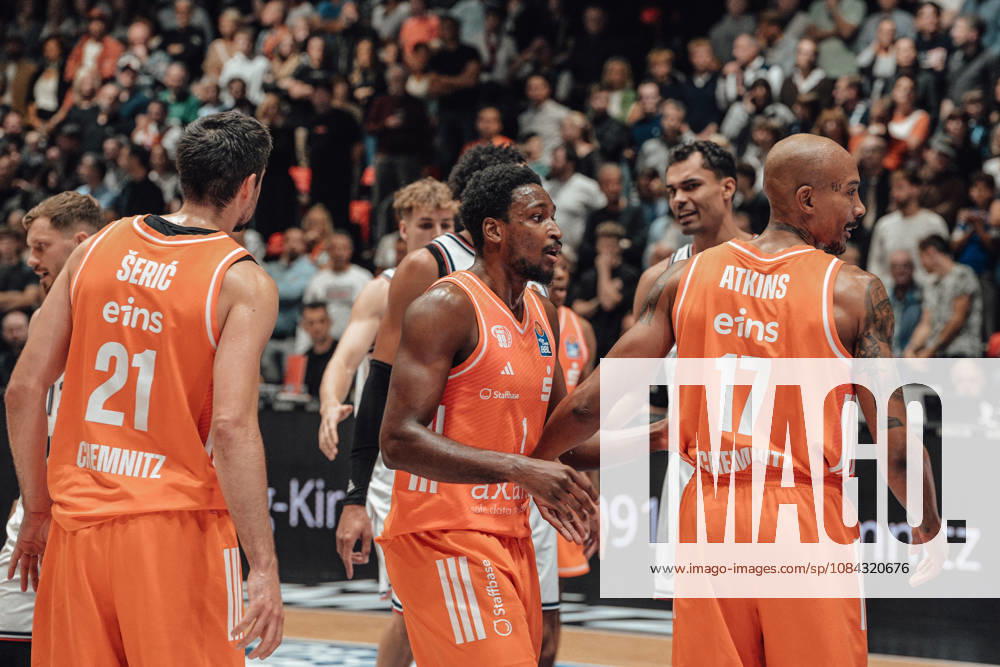 EasyCredit Basketball Bundesliga, Matchday 5, Niners Chemnitz vs. Bayern Munich, October 10, 2026, starting at 4:00 p.m., Chemnitz, Chemnitz Arena. Pictured: No. 21 Justus Hollatz, 01 Phlandrous Fleming Jr., 17 Darion Atkins easyCredit Basketball Bundesliga, Matchday 5, Niners Chemnitz vs. Bayern Munich, Chemnitz, Saxony, Germany