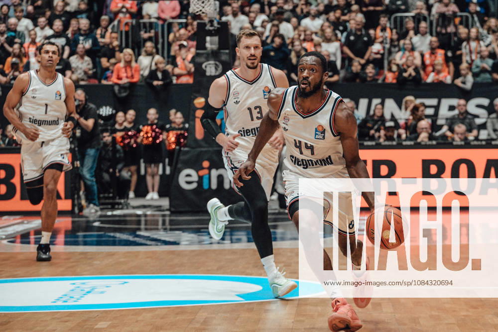 EasyCredit Basketball Bundesliga, Matchday 5, Niners Chemnitz vs. Bayern Munich, October 10, 2026, starting at 4:00 p.m., Chemnitz, Chemnitz Arena. Pictured: No. 44 Kamar Baldwin. easyCredit Basketball Bundesliga, Matchday 5, Niners Chemnitz vs. Bayern Munich, Chemnitz, Saxony, Germany