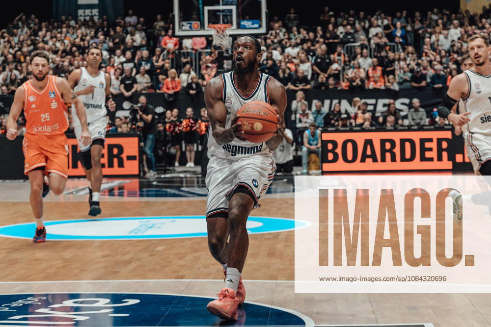 EasyCredit Basketball Bundesliga, Matchday 5, Niners Chemnitz vs. Bayern Munich, October 10, 2026, starting at 4:00 p.m., Chemnitz, Chemnitz Arena. Pictured: No. 44 Kamar Baldwin. easyCredit Basketball Bundesliga, Matchday 5, Niners Chemnitz vs. Bayern Munich, Chemnitz, Saxony, Germany