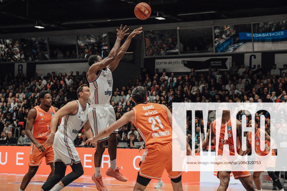 EasyCredit Basketball Bundesliga, Matchday 5, Niners Chemnitz vs. Bayern Munich, October 10, 2026, starting at 4:00 p.m., Chemnitz, Chemnitz Arena. Pictured: No. 44 Kamar Baldwin, No. 21 Justus Hollatz, 22 Nighaeal Ceaser easyCredit Basketball Bundesliga, Matchday 5, Niners Chemnitz vs. Bayern Munich, Chemnitz, Saxony, Germany