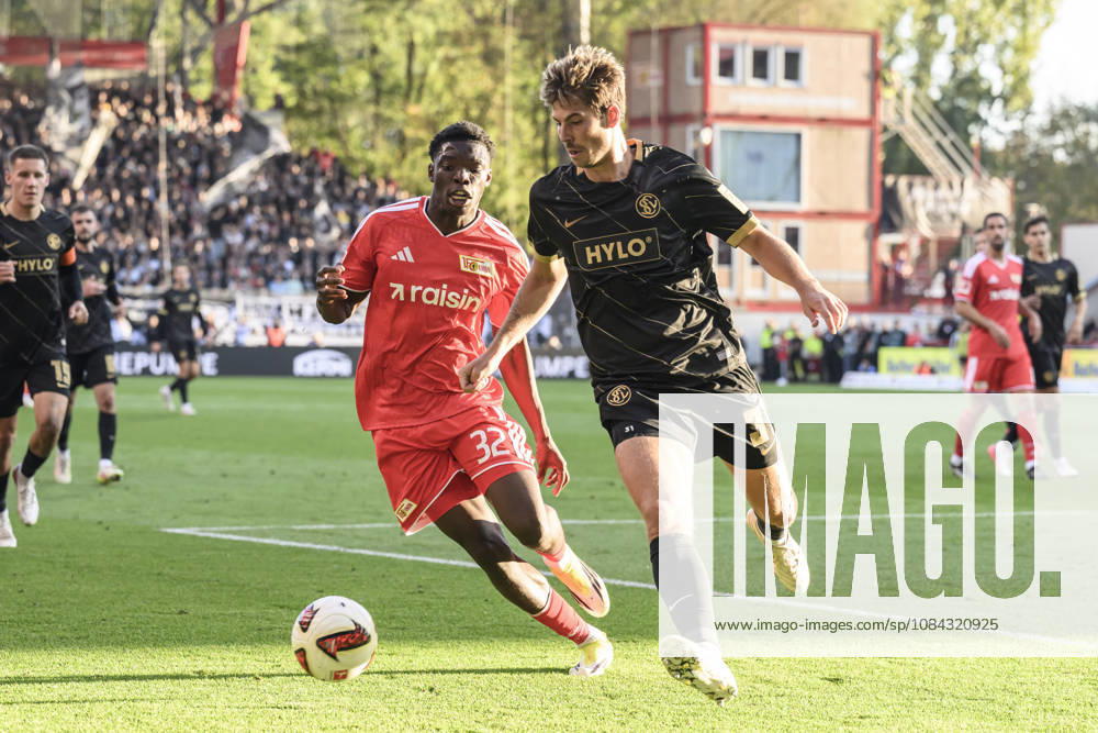 In the photo, from left: Mekhi Gray (Union Berlin), 32, Maximilian Rohr (SV Elversberg), 31; tackle, action, battle, fighting for the ball, GER, Berlin, soccer, 1. FC Union Berlin vs. SV Elversberg, at the Alte Försterei, October 10, 2026, DFB and DFL regulations prohibit any use of photographs as image sequences and or quasi-video,