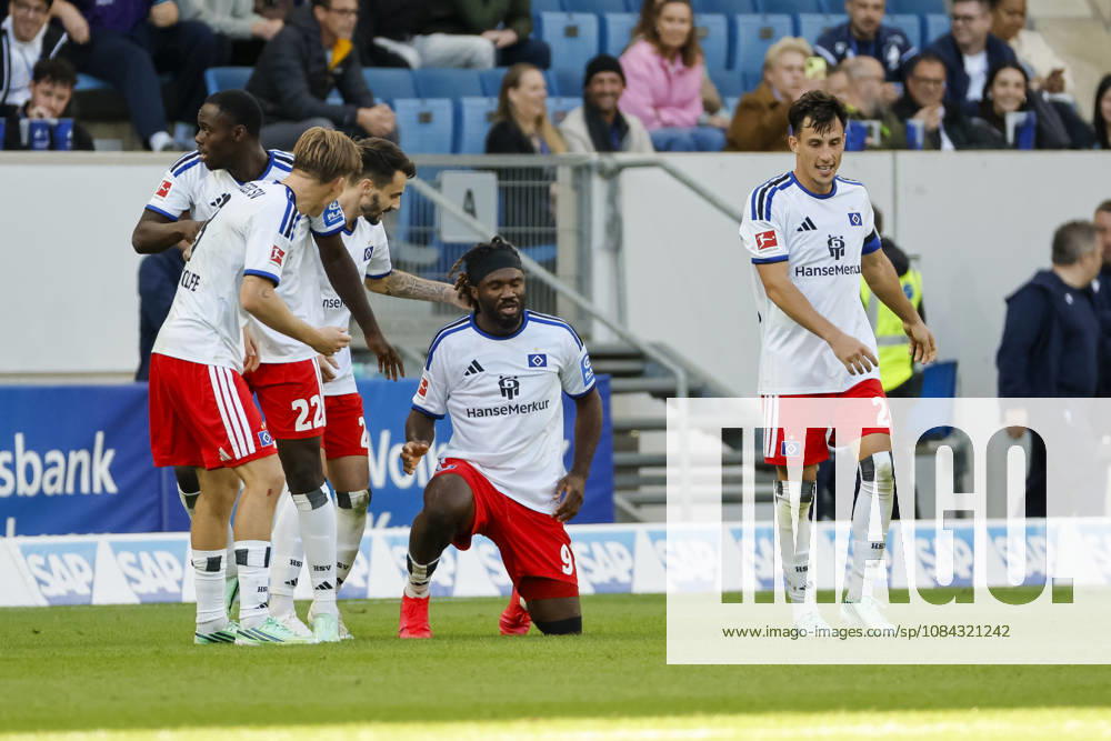 Hamburger SV celebrates Terem Moffi s goal to tie the game at 2–2; Hamburger SV, 09; joy, excitement, positive emotions, goal, Germany, soccer, Bundesliga 1, Matchday 5, 2026–2027, TSG Hoffenheim vs. Hamburger SV, October 10, 2026, Sinsheim SNP Arena, Germany