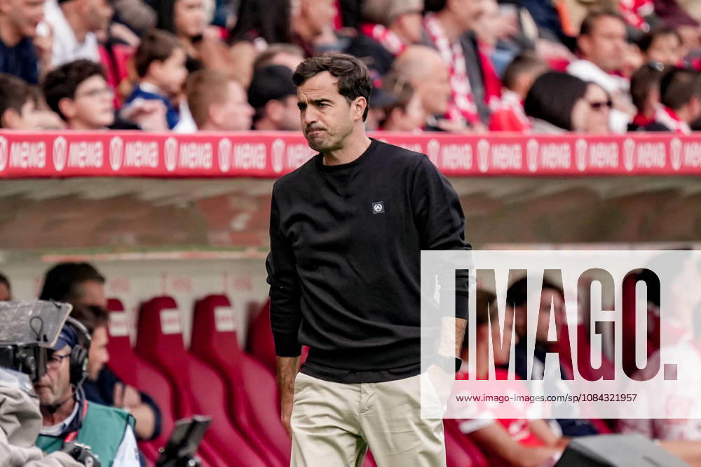 Germany Soccer Season 2026–2027, 1. Bundesliga, Matchday 5, FSV Mainz 05 vs. Bayer 04 Leverkusen at MEWA Arena, Mainz; Carles Martinez, Carles Martinez (Coach, Bayer 04 Leverkusen); facial expressions, emotions; Mainz, MEWA Arena, Germany