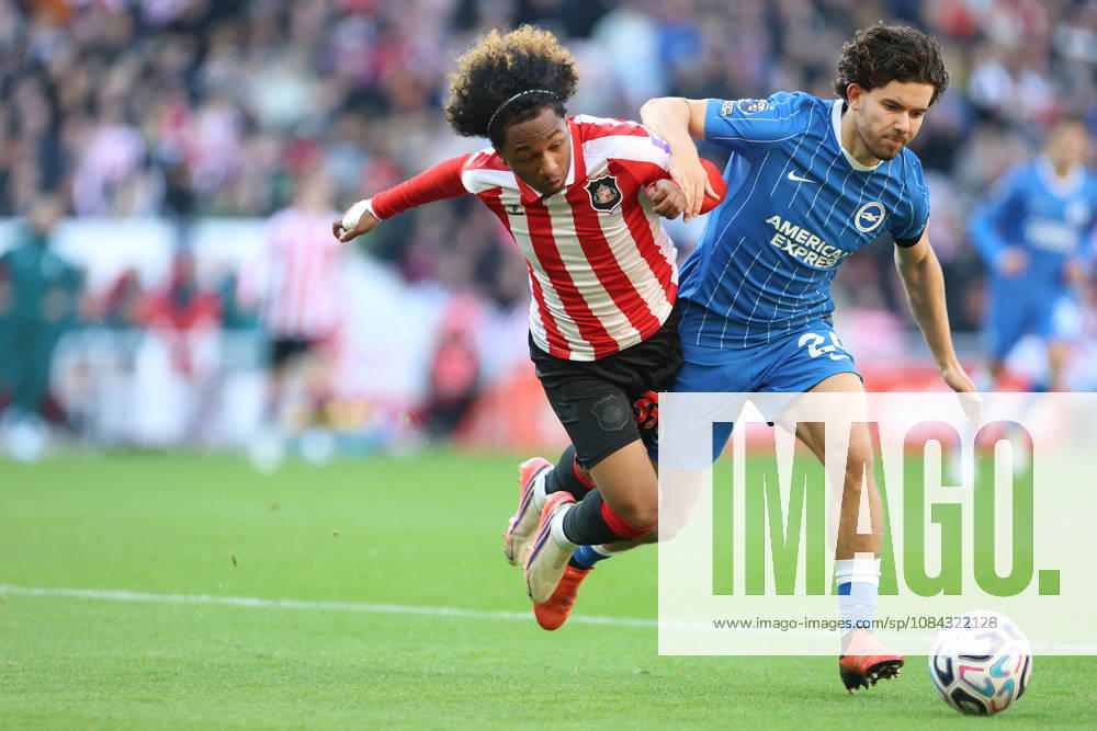 10th October 2026; Stadium of Light, Sunderland, England; Premier League Football, Sunderland versus Brighton and Hove Albion; Ferdi Kadioglu of Brighton and Hove Albion challenges Malick Fofana of Sunderland DavexLofthouse