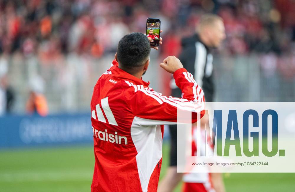 Soccer, Men s, 2026–2027 Season, Bundesliga 1, Matchday 5, 1. FC Union Berlin vs. SV 07 Elversberg, Livan Burcu (1. FC Union Berlin), Celebrations after the final whistle, October 10, 2026,