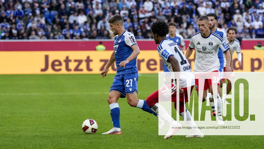 From left: Andrej Kramaric (Hoffenheim), 27; Warmed Omari (HSV), 17; Miro Muheim (HSV), 28; tackle, game scene, duel, tackle, tackling, dynamic, action, 10 10 2026, Sinsheim, Germany, soccer, Bundesliga, TSG 1899 Hoffenheim, Hamburger SV, DFB and DFL regulations prohibit any use of photographs as image sequences and or quasi-video