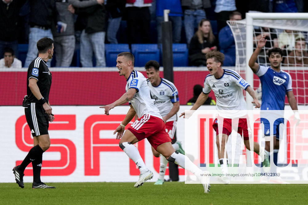 From left: Goal scorer Miro Muheim (HSV), 28; Nicolas Capaldo (HSV), 24; David Möller Wolfe (HSV), 3; players from Hamburger SV (HSV) celebrate the goal that made the score 2–3, Celebration, goal celebration, scoring a goal, celebrate the goal, goal, celebration, celebrating the goal, joy, happiness, happy, optimistic, positive, game scene, highlight, action, 10 10 2026, Sinsheim, Germany, soccer, Bundesliga, TSG 1899 Hoffenheim vs. Hamburger SV, DFB and DFL regulations prohibit any use of photographs as image sequences and or quasi-video