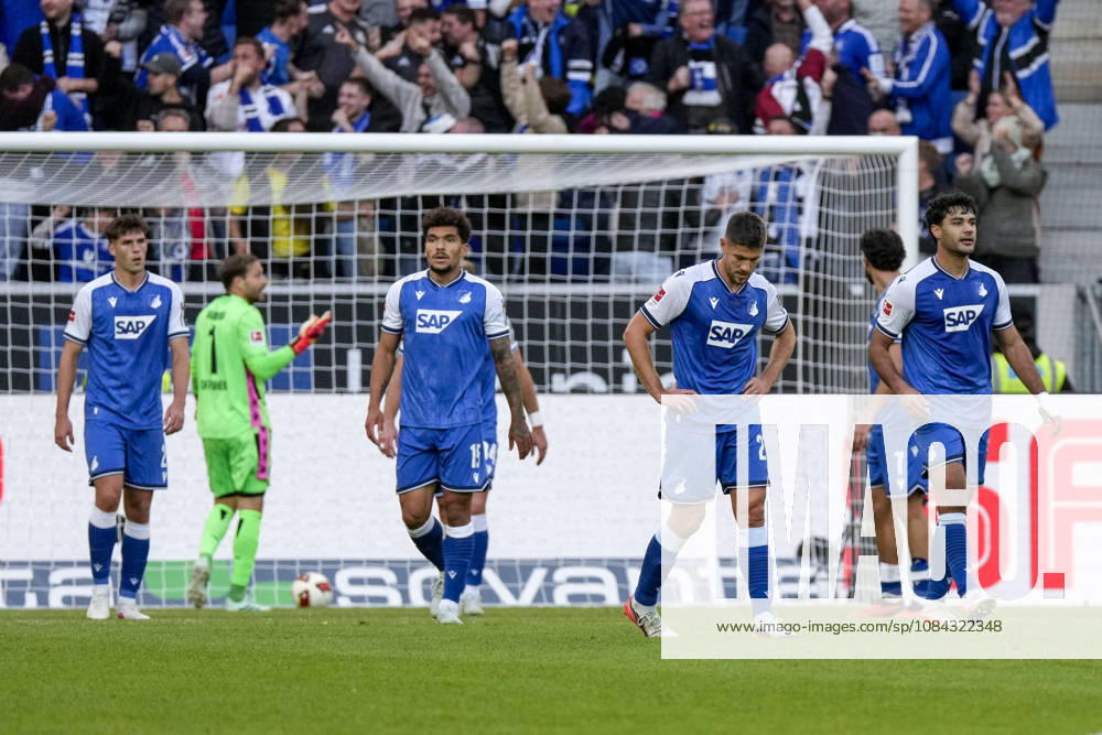 V li Robin Hranac, Hoffenheim, 2; Oliver Baumann, goalkeeper, Hoffenheim, 1, captain; Valentin Gendrey, Hoffenheim, 15; Vladimir Coufal, Hoffenheim, 34; Andrej Kramaric, Hoffenheim, 27; Leon Avdullahu, Hoffenheim, 7, Ozan Muhammed Kabak, Hoffenheim, 5, TSG 1899 Hoffenheim player looking disappointed, disappointment, frustration, pessimistic, after conceding the goal that made the score 2–3, action, game scene, October 10, 2026, Sinsheim, Germany, soccer, Bundesliga, TSG 1899 Hoffenheim vs. Hamburger SV, DFB and DFL regulations prohibit any use of photographs as image sequences and or quasi-video