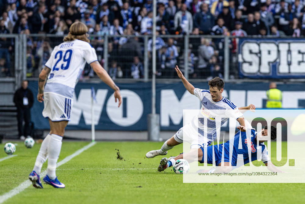 3rd Division: MSV Duisburg vs. TSG Hoffenheim II, October 10, 2026, Martin Ens, MSV Duisburg, 4, Christian Viet MSV Duisburg, 10 3rd Division Matchday 8 MSV Duisburg vs. TSG Hoffenheim II at Schauinsland Reisen Arena, Duisburg, October 10, 2026 DFB regulations prohibit any use of photographs as image sequences and or quasi-video