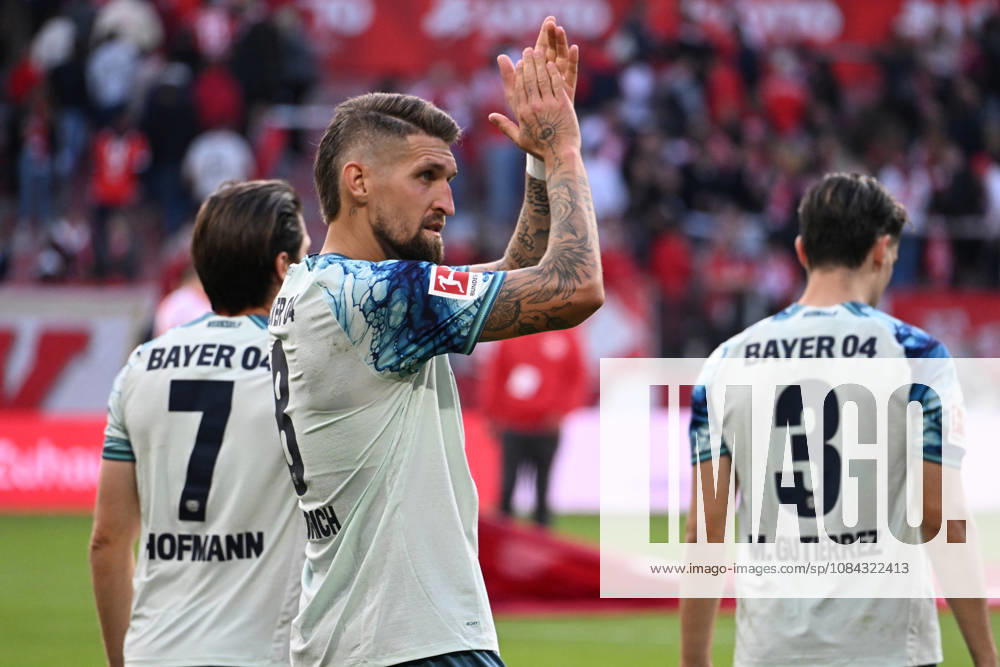 Soccer 1 Bundesliga, FSV Mainz 05 vs. Bayer 04 Leverkusen: Jubilation, joy over the victory—Robert Andrich, Bayer 04 Leverkusen. DFL and DFB regulations prohibit any use of photographs as image sequences and or quasi-video. Mainz