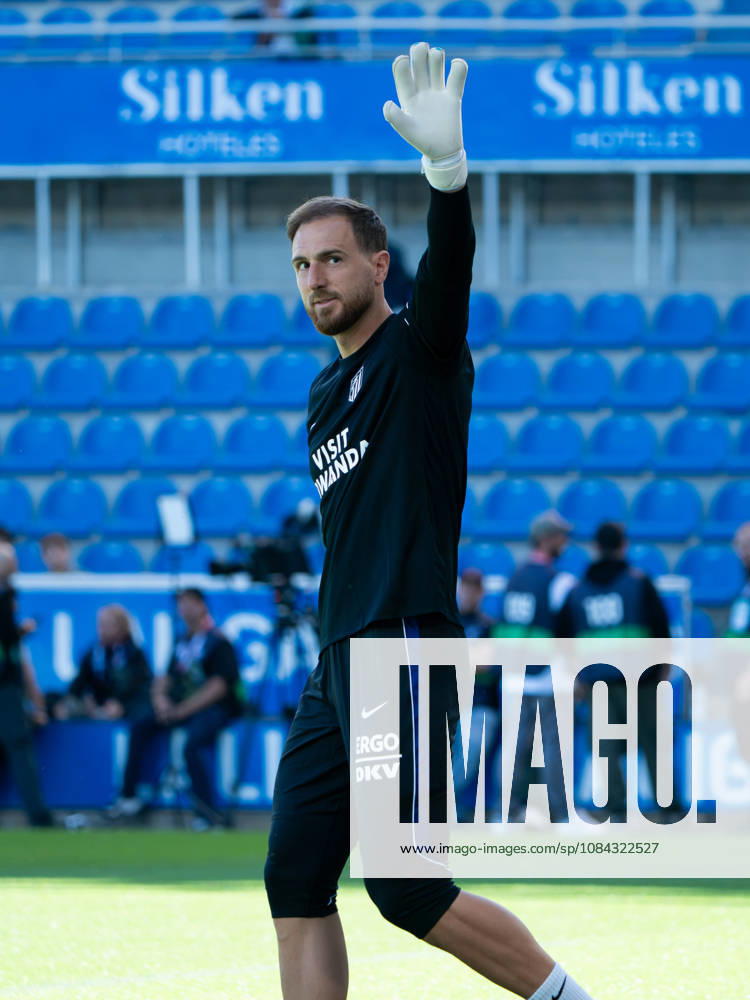 ESP LaLiga EA Sports: Deportivo Alavés vs. Atlético Madrid — Jan Oblak of Atlético Madrid during the LaLiga EA Sports match between Deportivo Alavés and Atlético Madrid, played at Mendizorroza Stadium in Vitoria-Gasteiz on October 10, 2026, in Spain. VITORIA-GASTEIZ, Spain. Soccer