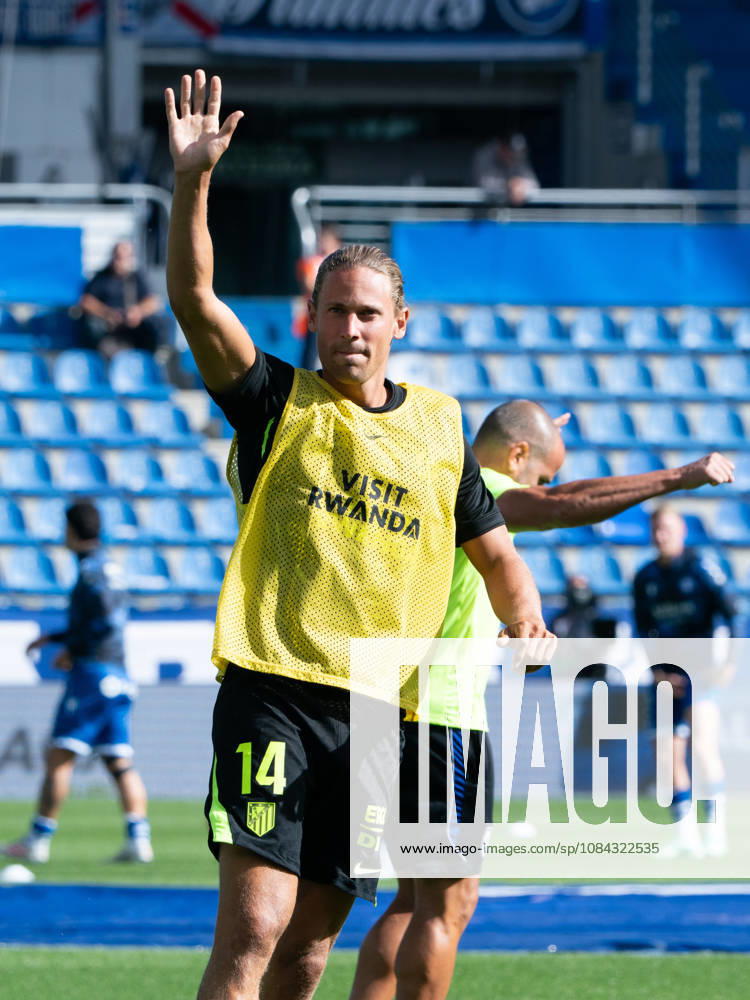 ESP LaLiga EA Sports: Deportivo Alavés vs. Atlético Madrid — Marcos Llorente of Atlético Madrid warms up during the LaLiga EA Sports match between Deportivo Alavés and Atlético Madrid, played at Mendizorroza Stadium in Vitoria-Gasteiz on October 10, 2026 in Spain VITORIA GASTEIZ Spain Soccer
