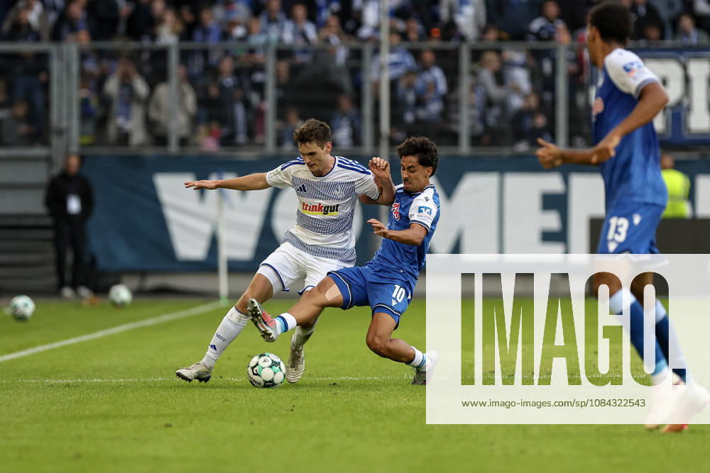 GER, Soccer, Men s, 3rd Division, 2026–2027 Season, MSV Duisburg vs. TSG Hoffenheim II: Martin Ens (Duisburg) and Muhammed Yasin Batuhan Zor (TSG II) battle for the ball; Duisburg, Schauinsland, Arena, North Rhine-Westphalia, Germany