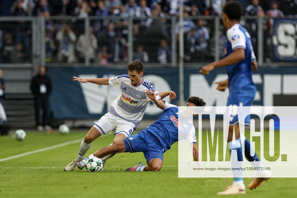GER, Soccer, Men s, 3rd Division, 2026–2027 Season, MSV Duisburg vs. TSG Hoffenheim II: Martin Ens (Duisburg) and Muhammed Yasin Batuhan Zor (TSG II) battle for the ball; Duisburg, Schauinsland, Arena, North Rhine-Westphalia, Germany