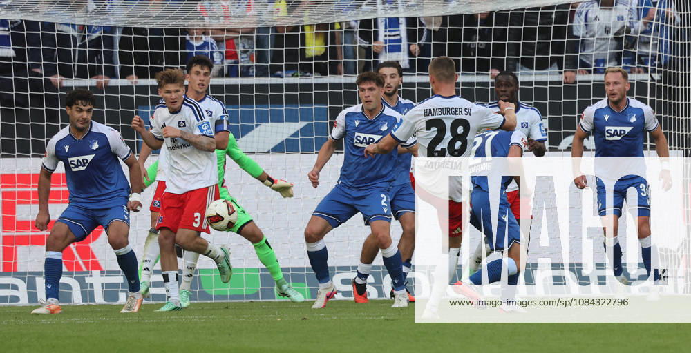 Sinsheim, Bundesliga Soccer: TSG 1899 Hoffenheim vs. Hamburger SV, Goal to make it 2–3, Scorer: Miro Muheim (HSV 28)