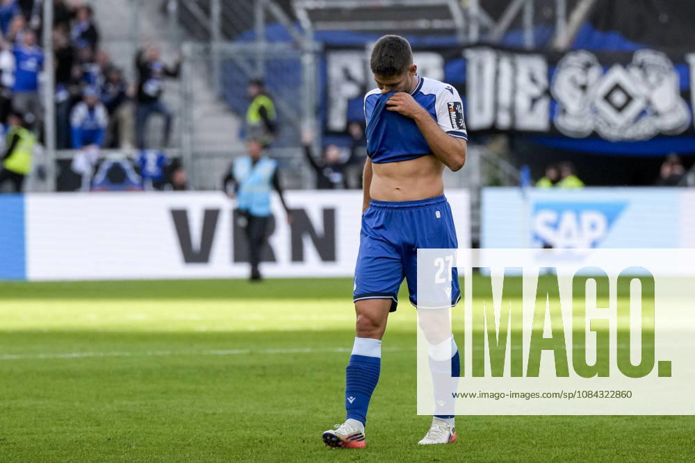 Andrej Kramaric Hoffenheim, 27, player for TSG 1899 Hoffenheim, cutout, Full-body, single frame, single photo, action, disappointed by the loss, disappointment after the final whistle, highlight, loser, lost, frustration, disappointed, pessimistic, 10 10 2026, Sinsheim, Germany, soccer, Bundesliga, TSG 1899 Hoffenheim vs. Hamburger SV, DFB and DFL regulations prohibit any use of photographs as image sequences and or quasi-video